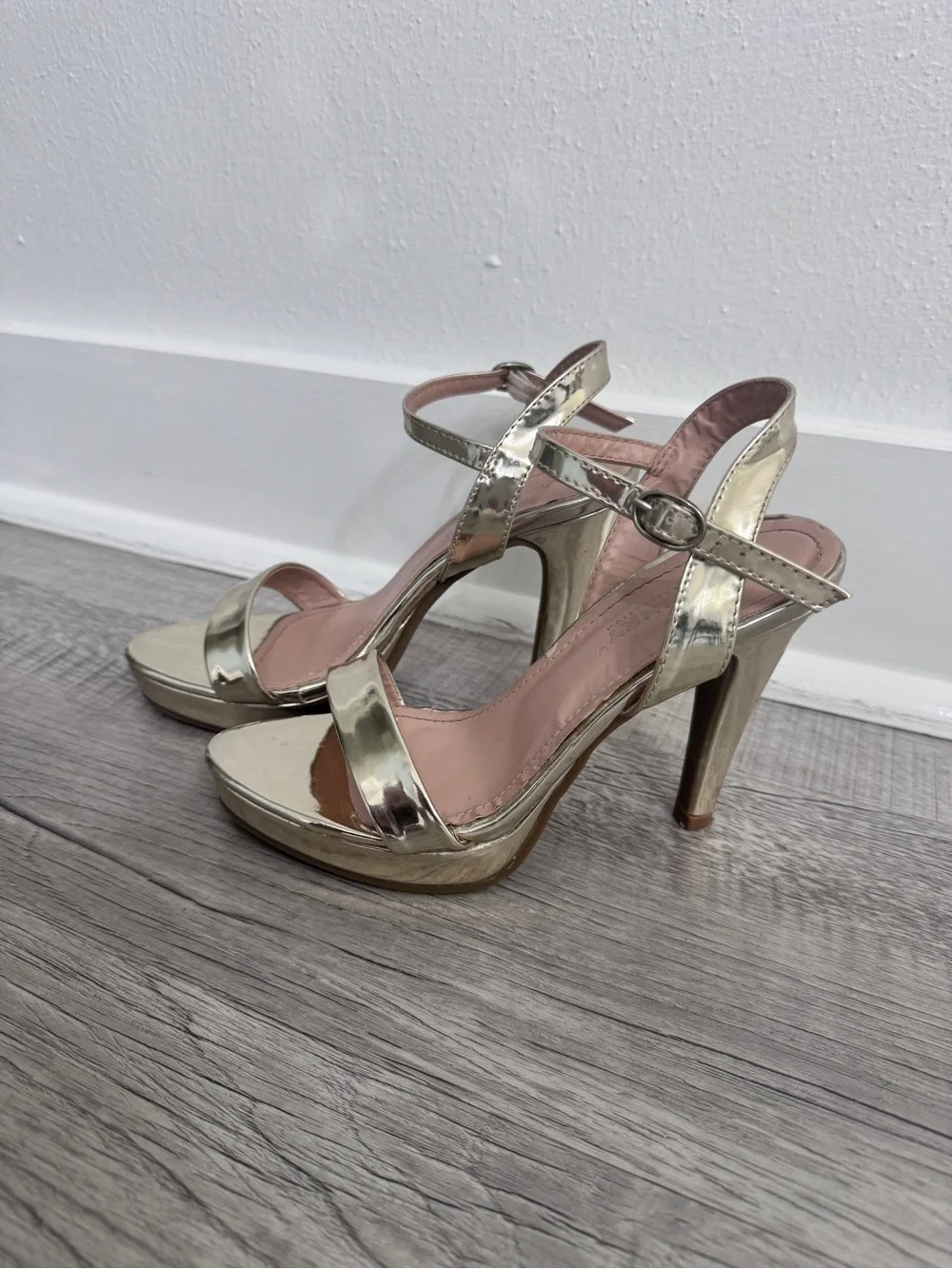Via Pinky Metallic Gold Ankle Strap Platform Heels Size 6⁠
